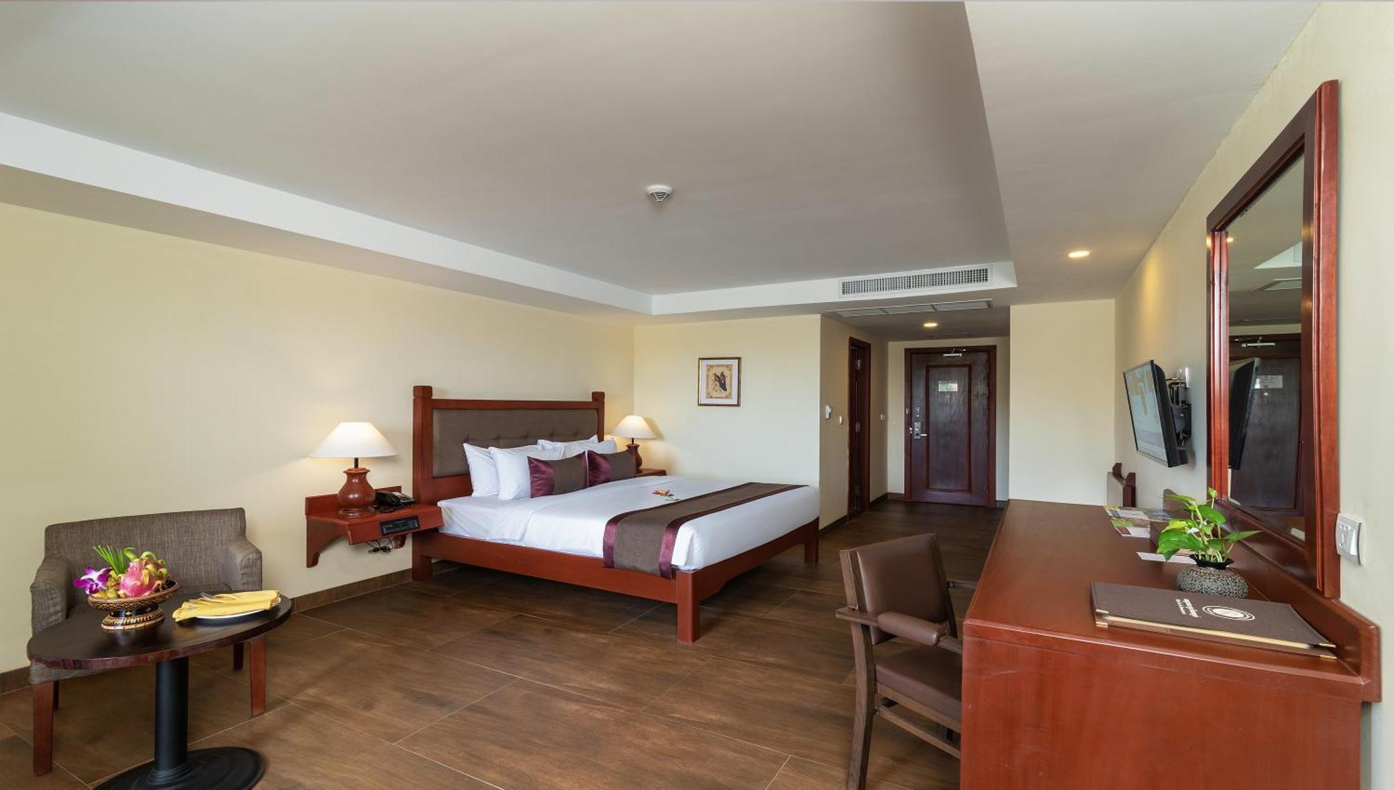 Hotel De La Renaissance Siem Reap Bagian luar foto