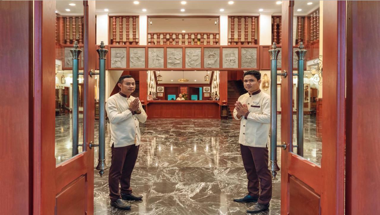 Hotel De La Renaissance Siem Reap Bagian luar foto